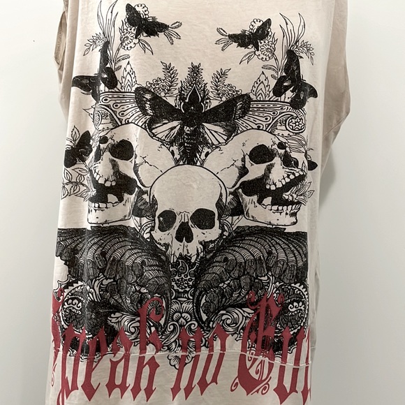 Tank - Picture 2 of 3